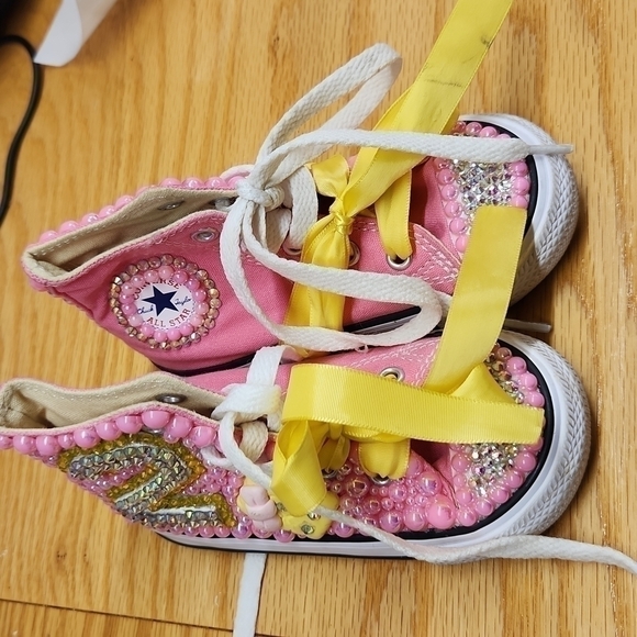 Converse All Star Chuck Taylor Blinged Out Toddler Size 7. - Picture 1 of 6